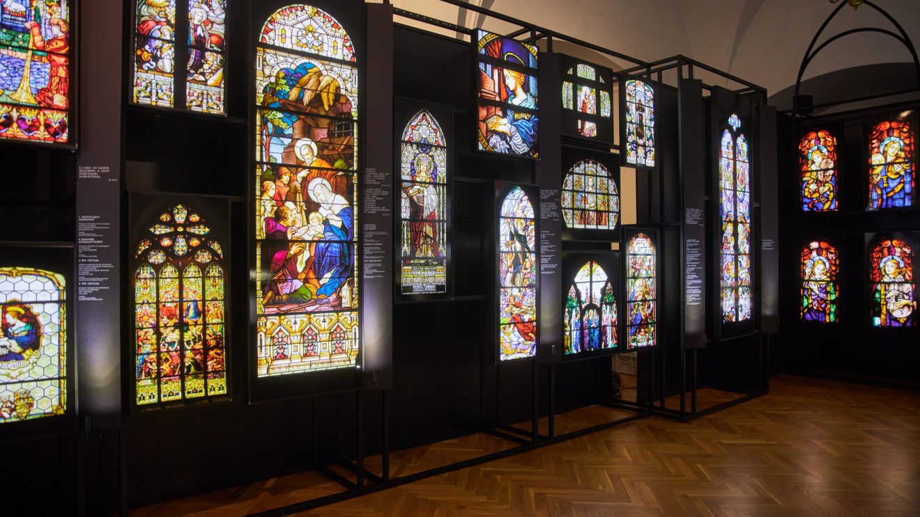 Prestiżowe nagrody dla szydłowieckiego muzeum za wyjątkową wystawę o witrażach