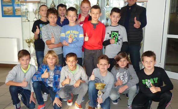 Gminne i powiatowe sukcesy młodych piłkarzy z PSP 2 w Szydłowcu