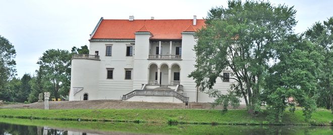 Zamek i park prawie gotowe (Foto)