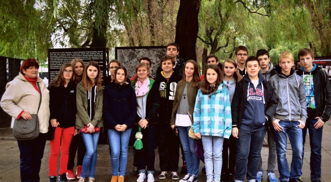 Uczniowie „Kopernika” na wycieczce w Oświęcimiu i Krakowie