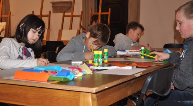 „Uroda portretu” – warsztaty plastyczne w MLIM