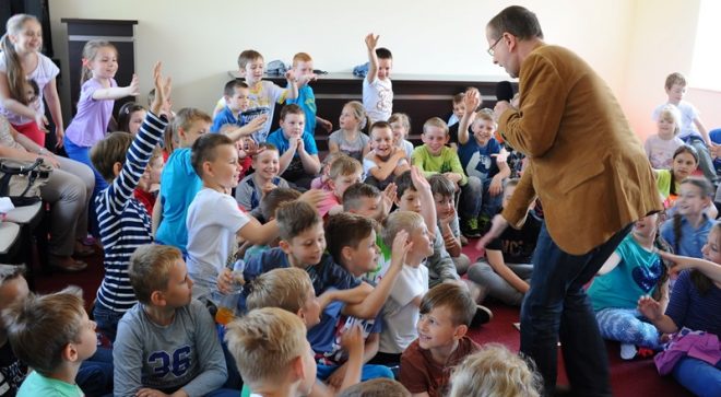 Andrzej Marek Grabowski spotkał się z szydłowieckimi dzieciakami