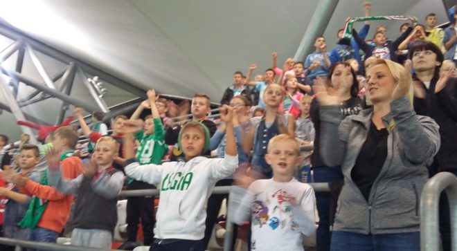Uczniowie ZS w Szydłowcu w roli „kibiców z klasą”!