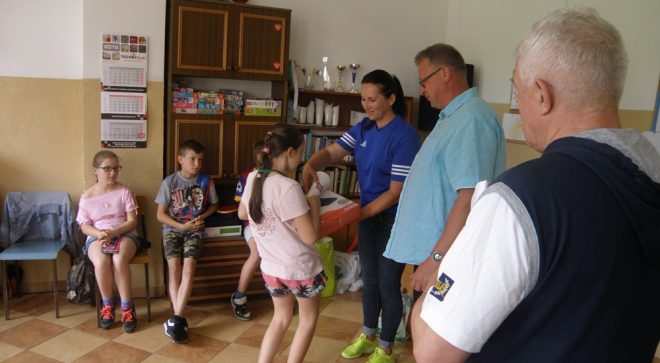 Zagrali w ping-ponga z okazji Dnia Dziecka