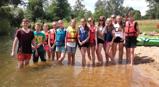 Szydłowieccy gimnazjaliści na spływie kajakowym