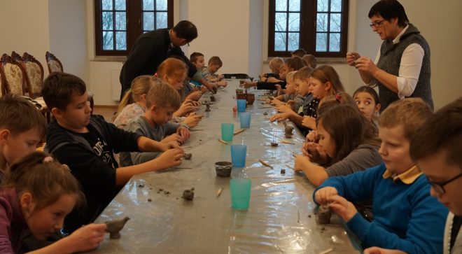 Warsztaty budowy gwizdków ceramicznych w MLIM w Szydłowcu