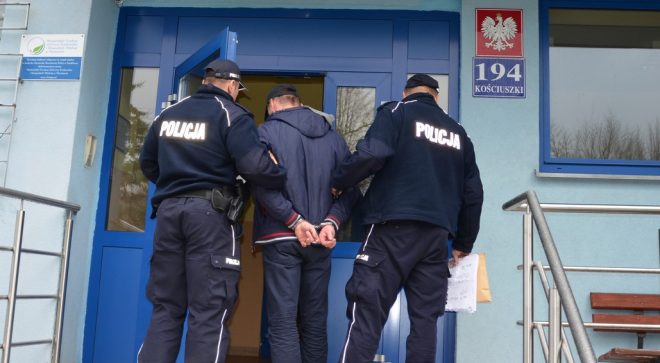 Szydłowieccy policjanci zabezpieczyli nielegalną kontrabandę