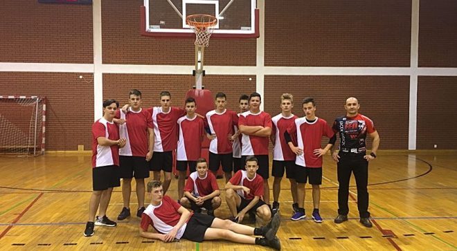 Koszykarze z „Sobieskiego” najlepsi w powiecie