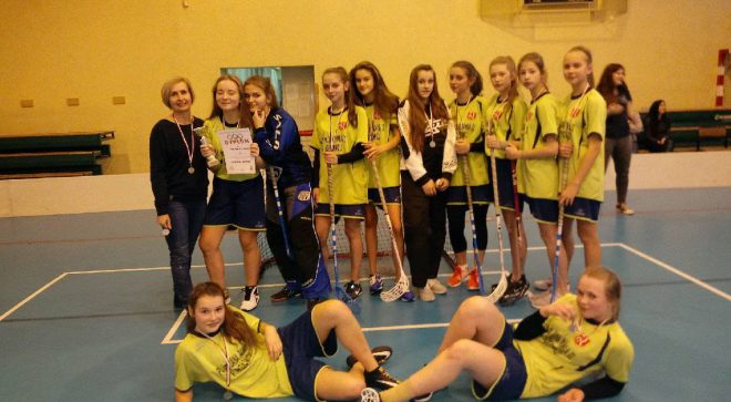 Międzypowiatowy sukces szydłowieckich hokeistek