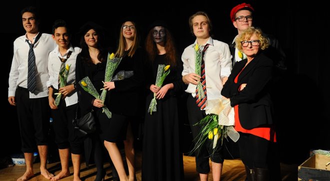 „Wdowy” i „Na pełnym morzu” na zamkowej scenie