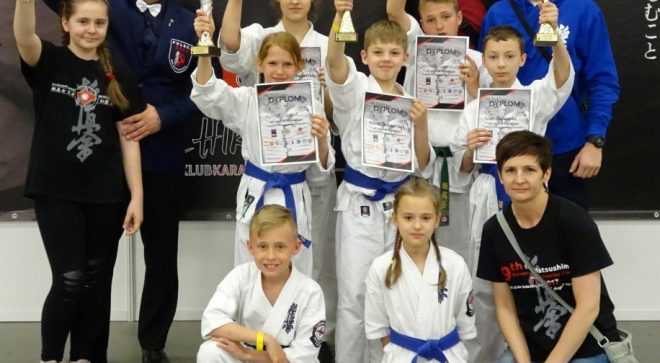 5 medali szydłowieckich karateków!