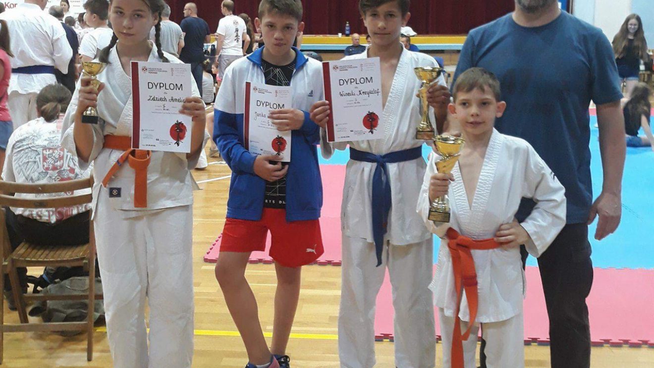 Trzy medale młodych karateków!