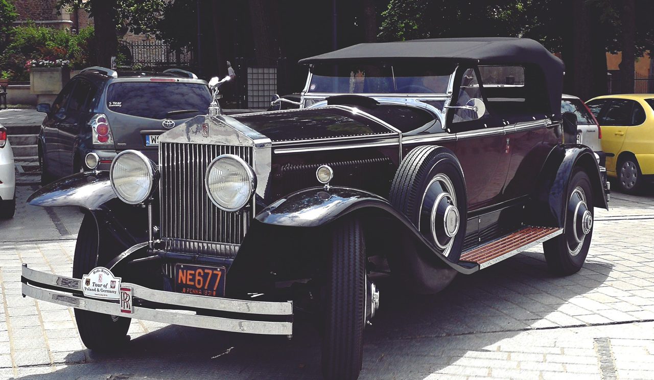Zabytkowe  Rolls-Royce’y z klubu 20-Ghost Club przyjechały do Szydłowca