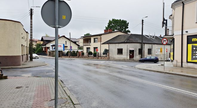 Niebezpieczny punkt na ulicy Kościuszki. Mieszkańcy proszą o pomoc.