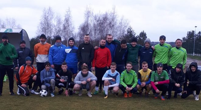 Kawalerowie zagrali z Żonatymi