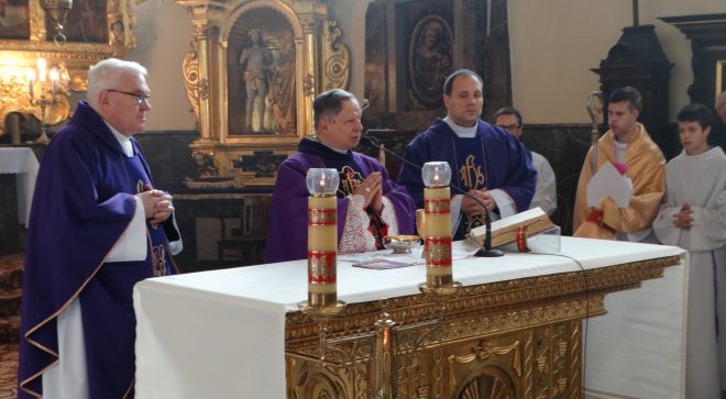 Biskup radomski z wizytą kanoniczną w szydłowieckiej parafii św. Zygmunta