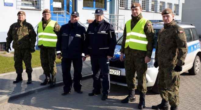 Szydłowieckich policjantów wspierają terytorialsi