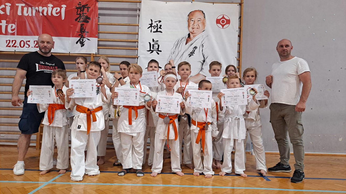 10 medali Akademii Karate Szydłowiec