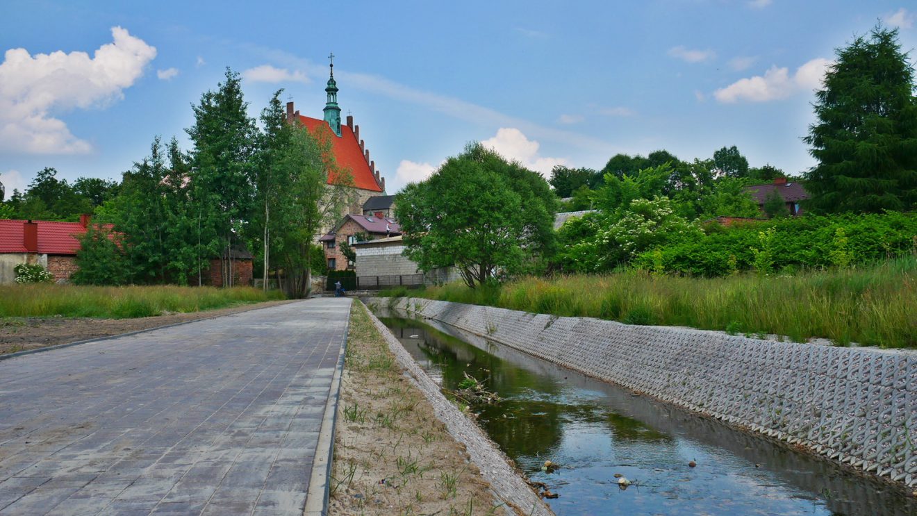 Deptak łączący zalew z Rynkiem Wielkim na ukończeniu Deptak łączący zalew z Rynkiem Wielkim na ukończeniu