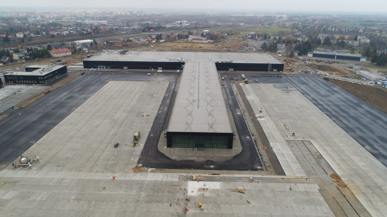Wiele się dzieje na budowie lotniska w Radomiu [ZDJĘCIA, WIDEO]
