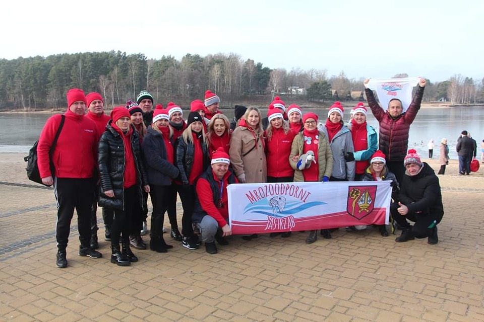 Mrozoodporni morsowali charytatywnie w Skarżysku Mrozoodporni morsowali charytatywnie w Skarżysku