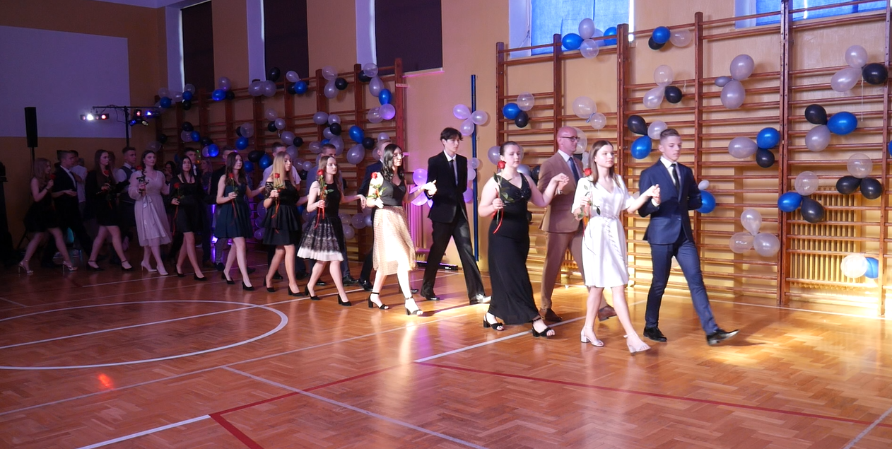 Bal ósmoklasistów w „Sobieskim” Bal ósmoklasistów w „Sobieskim”