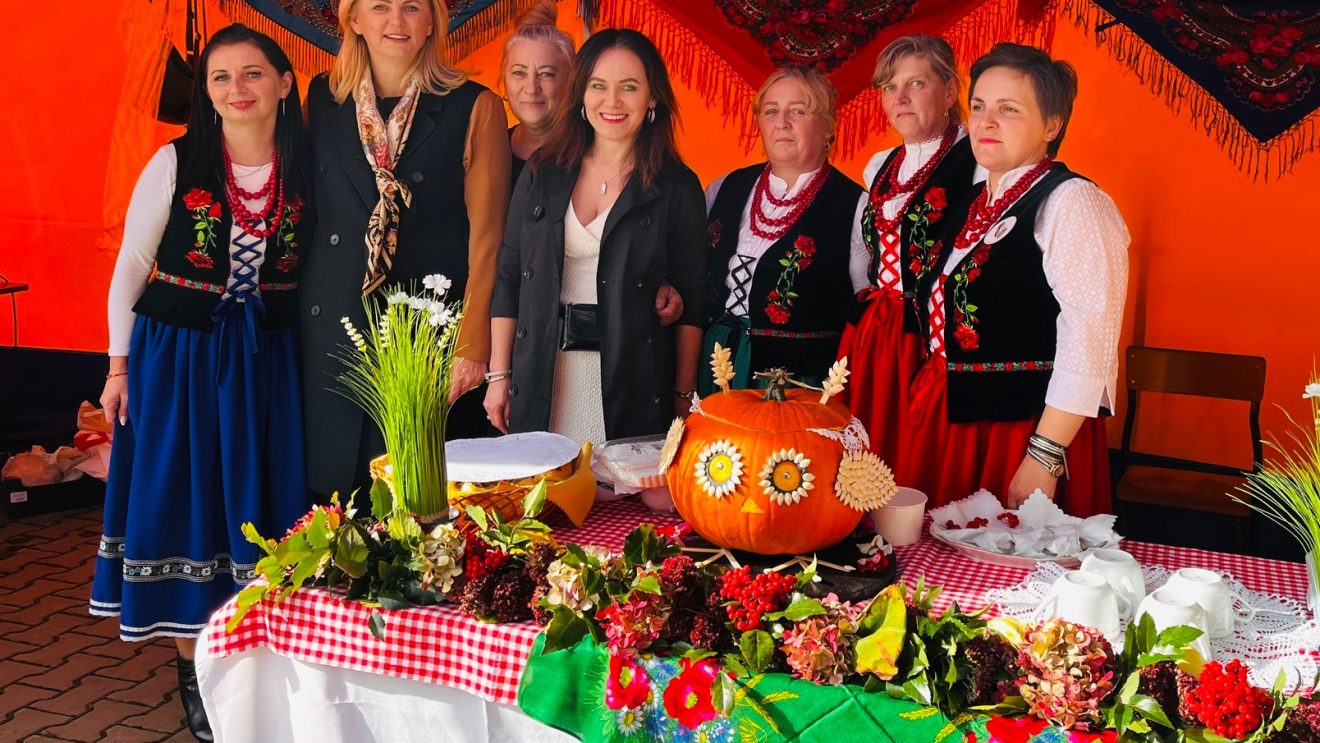 Festyn „Piękna Polska Regionalna – od Stołu do Ubioru” w Bieszkowie Górnym Festyn „Piękna Polska Regionalna – od Stołu do Ubioru” w Bieszkowie Górnym