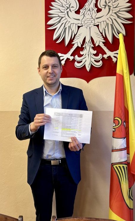 Gmina Orońsko pozyskała  300 000,00 zł na zakup autobusu szkolnego