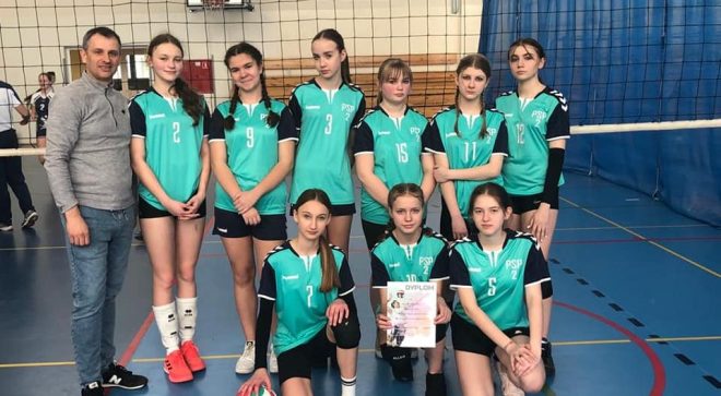 Siatkarki z szydłowieckiej dwójki zajęły II miejsce w półfinale międzypowiatowym