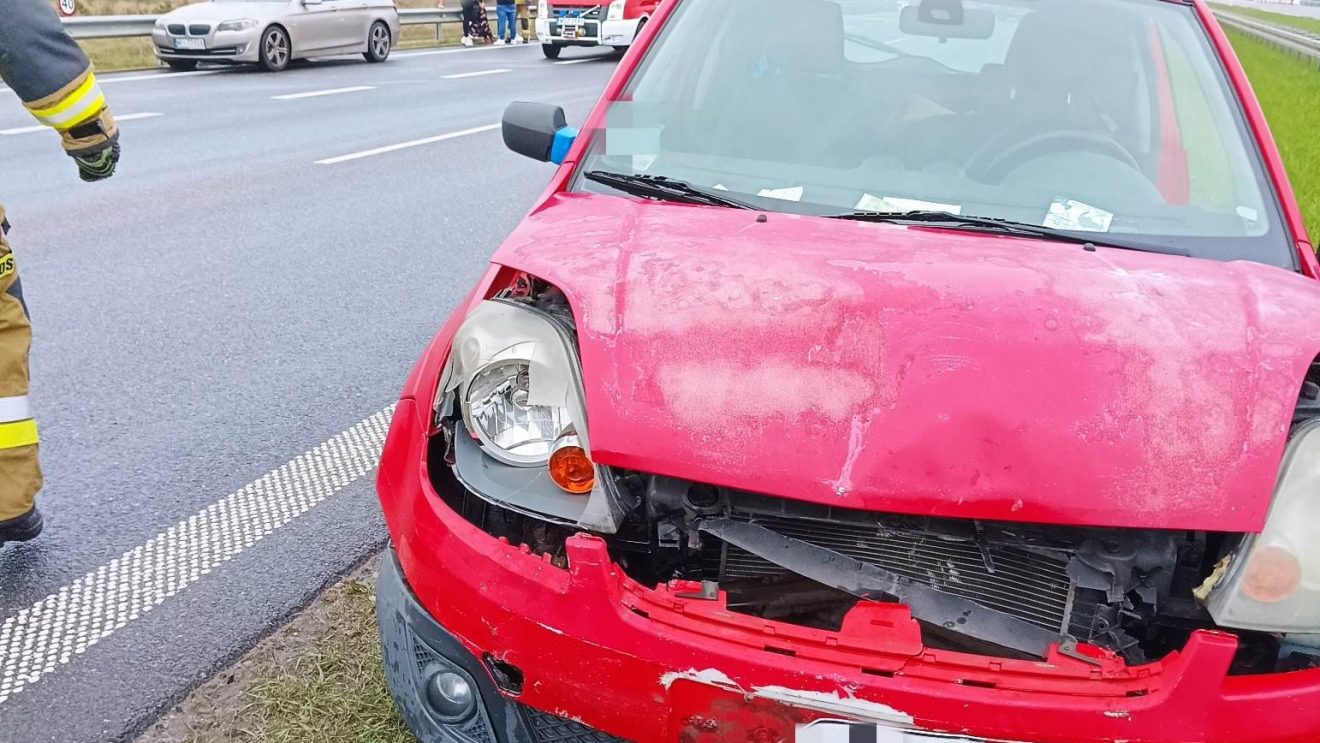 Wypadek na S7, dwie osoby przewiezione do szpitala Wypadek na S7, dwie osoby przewiezione do szpitala