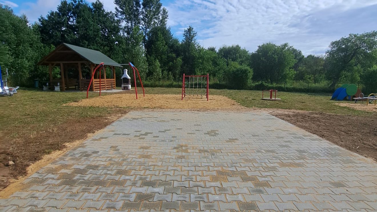 Zagospodarowanie działki gminnej w Krzcięcinie