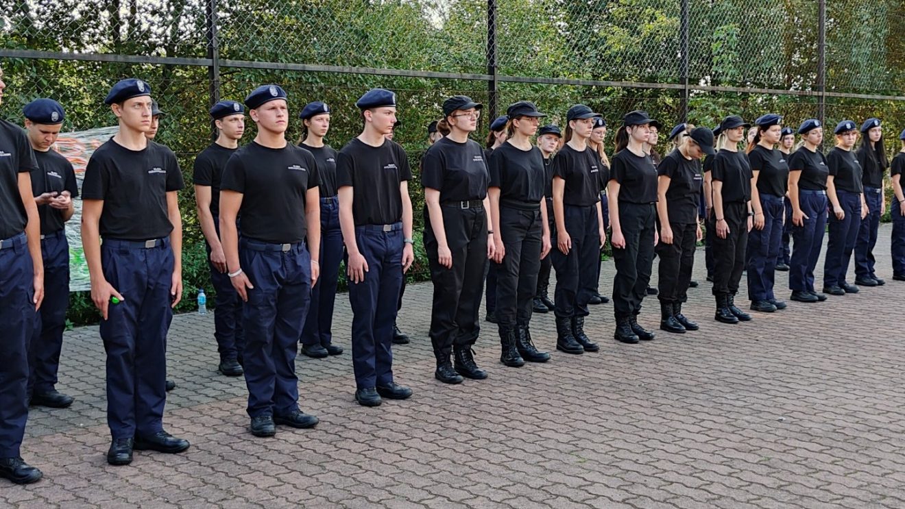 Młodzież z szydłowieckich klas mundurowych na obozie szkoleniowym