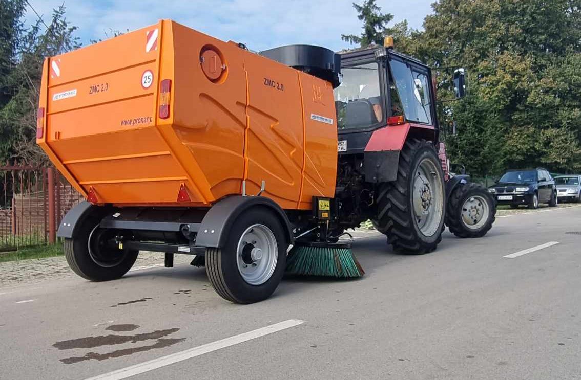 Nowa zamiatarka do czyszczenia ulic na mokro w gminie Szydłowiec
