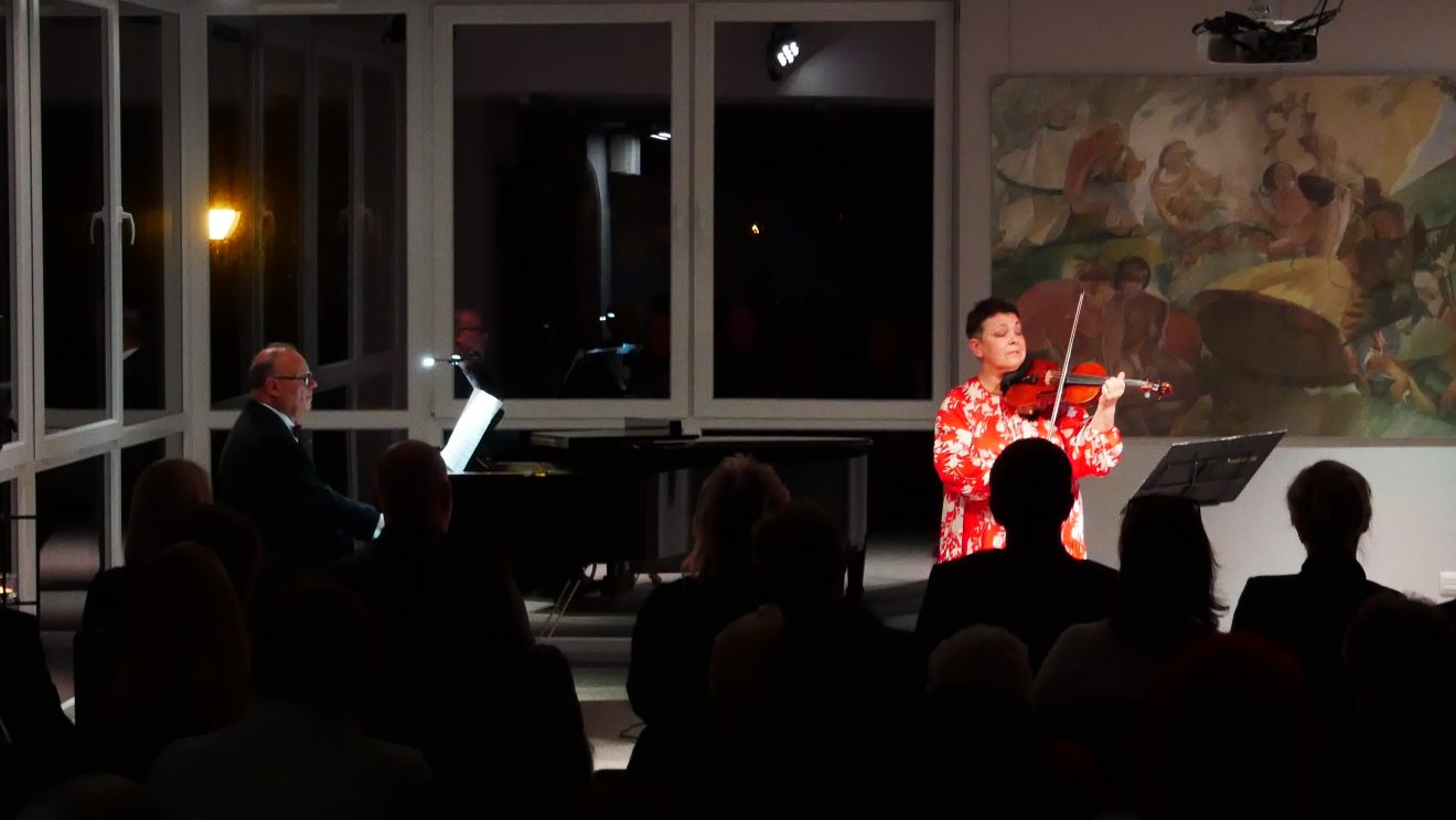 Koncert „Kameralnie nad Korzeniówką” z Arturem Jaroń i Ludmilą Worobec za nami