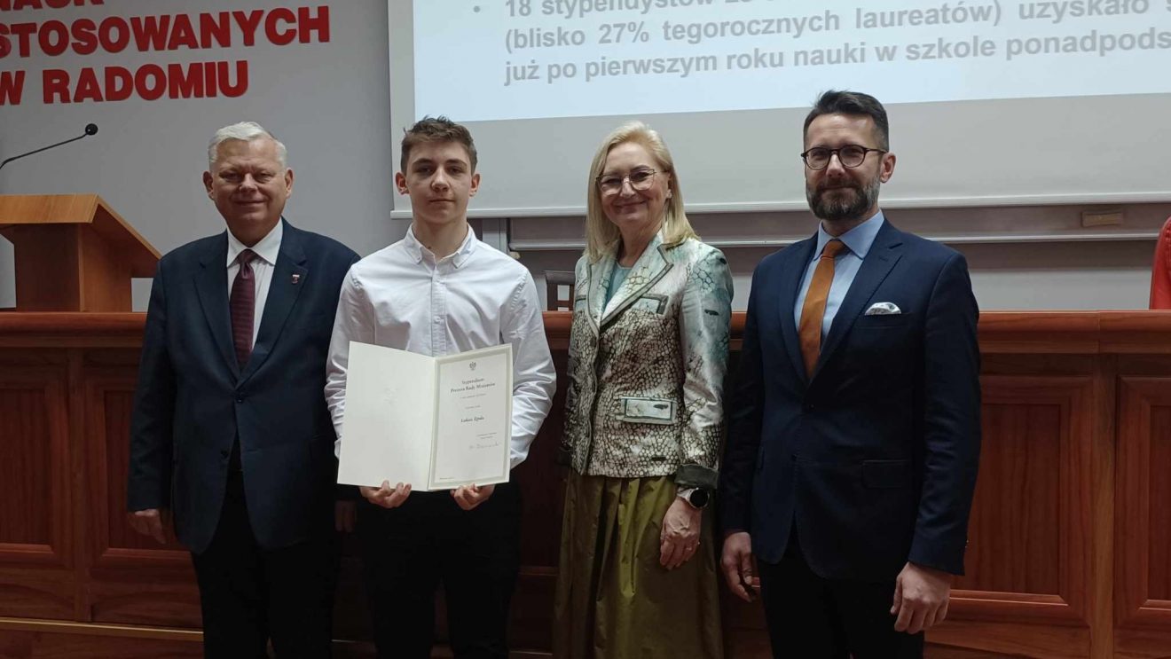 Łukasz Zgoda z LO im. H. Sienkiewicza w Szydłowcu doceniony Stypendium Prezesa Rady Ministrów