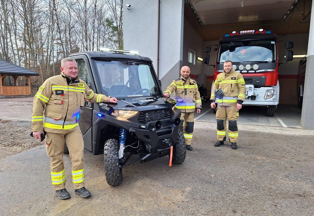 Lekki terenowy pojazd ratowniczo gaśniczy na wyposażeniu Ochotniczej Straży Pożarnej w Rogowie