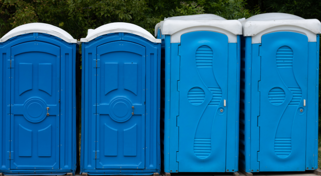 Publiczna toaleta na terenie miasteczka ruchu drogowego w Szydłowcu – co o tym sądzą mieszkańcy pobliskich bloków?