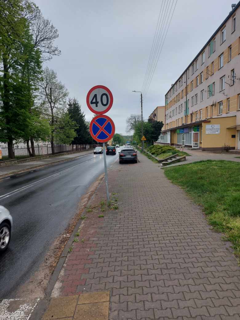 Absurd drogowy na ulicy Zamkowej?