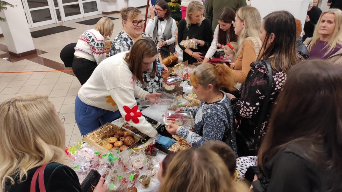 Kiermasz świąteczny w PSP nr 2 w Szydłowcu