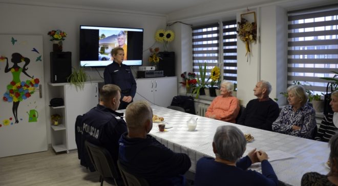 Spotkanie funkcjonariuszy Policji w Szydłowcu z seniorami z gminy Orońsko