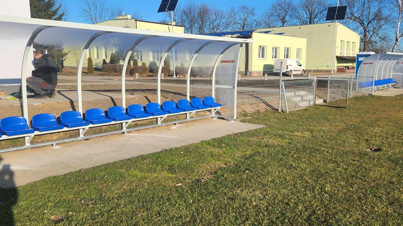 Prace wykończeniowe przy klubowym budynku GKS Gryfii Mirów zmierzają ku końcowi