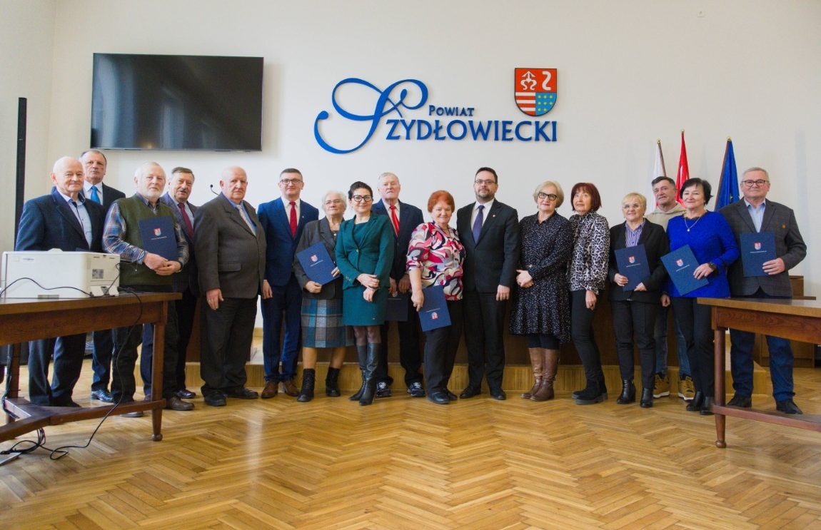 Pierwsze posiedzenie Powiatowej Rady Seniorów Powiatu Szydłowieckiego Pierwsze posiedzenie Powiatowej Rady Seniorów Powiatu Szydłowieckiego