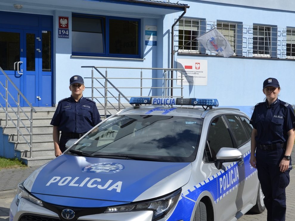 Szybka reakcja uratowała życie. Policjantki pomogły nieprzytomnej kobiecie w Szydłówku