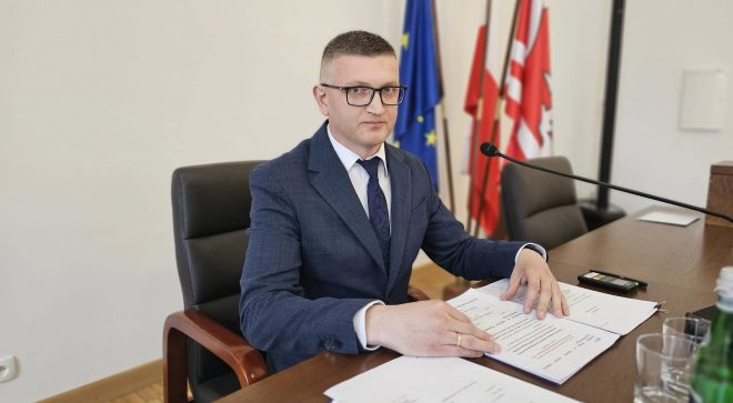 Opozycja chce odwołać przewodniczącego Rady Powiatu w Szydłowcu