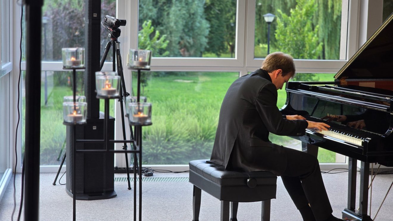 Recital fortepianowy Andrzeja Wiercińskiego w Muzeum Ludowych Instrumentów Muzycznych Recital fortepianowy Andrzeja Wiercińskiego w Muzeum Ludowych Instrumentów Muzycznych