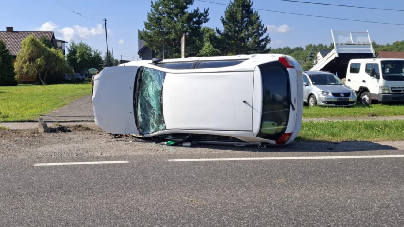 Groźny wypadek w Parszowie. 23-latek z powiatu szydłowieckiego trafił do szpitala Groźny wypadek w Parszowie. 23-latek z powiatu szydłowieckiego trafił do szpitala