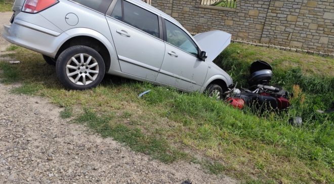 Kolizja samochodu osobowego z motocyklem w Orłowie – działania służb ratunkowych