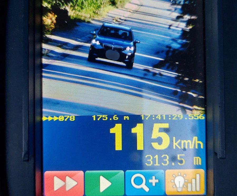 Dwóch kierowców straciło prawa jazdy za nadmierną prędkość w ostatni weekend wakacji