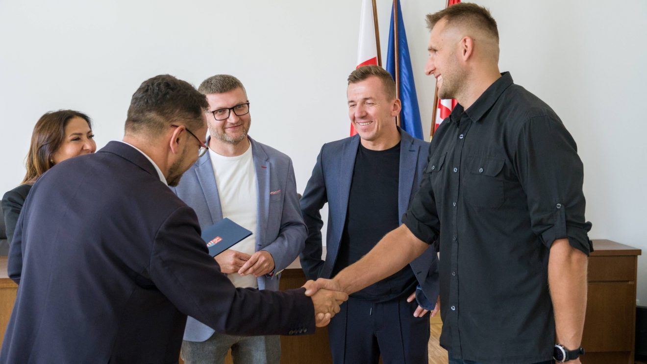 Michał Sieczka nagrodzony przez Powiat Szydłowiecki za wybitne osiągnięcia sportowe