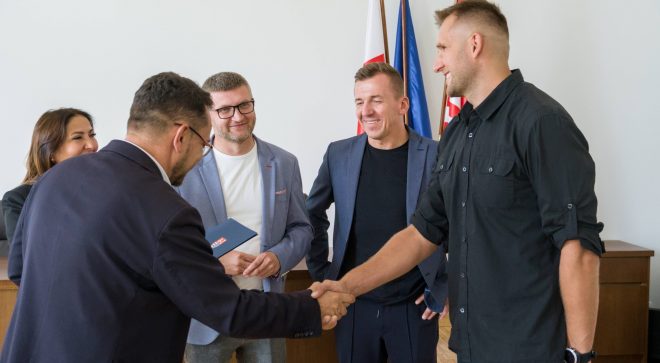 Michał Sieczka nagrodzony przez Powiat Szydłowiecki za wybitne osiągnięcia sportowe